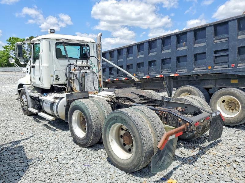 2015 Mack 600 CXU600-Semi Truck