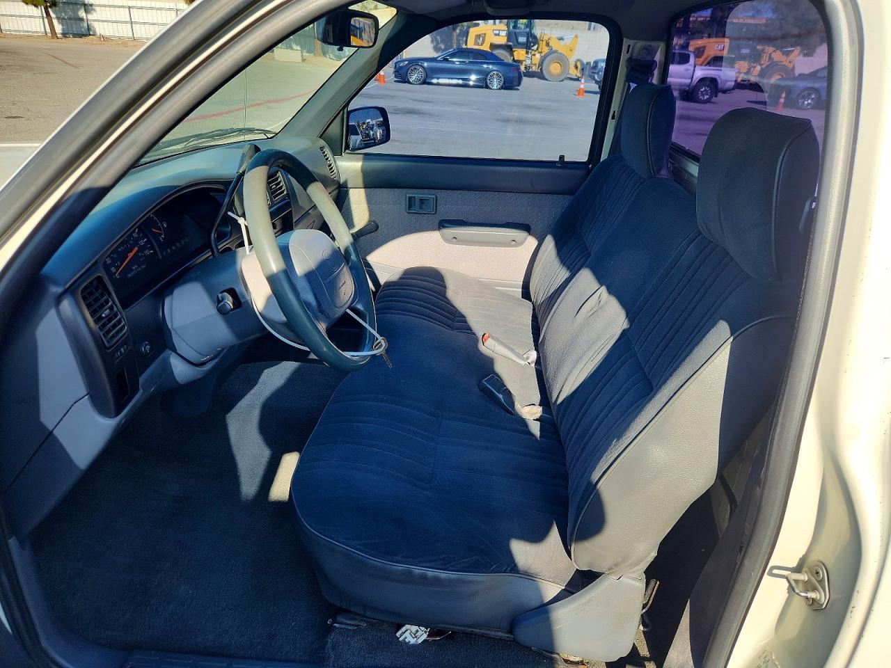 1995 Toyota Tacoma Base