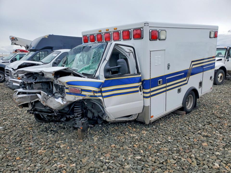 2017 Ford Econoline E350 Super Duty Cutaway Van