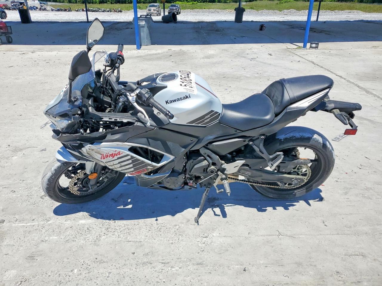 2026 Kawasaki EX650 P