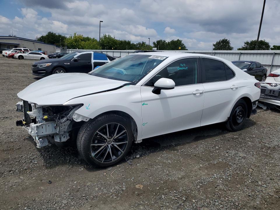 2021 Toyota Camry se