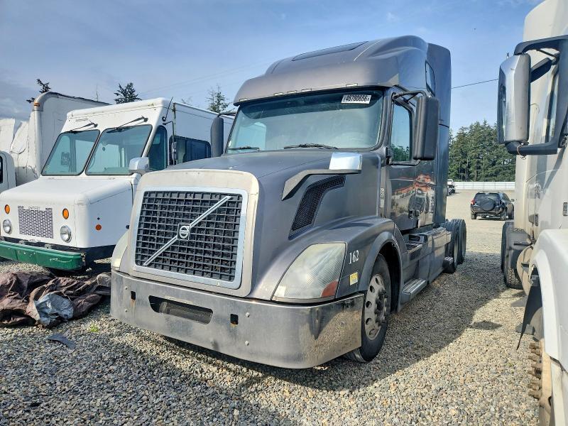 2011 Volv O VNL Semi Truck