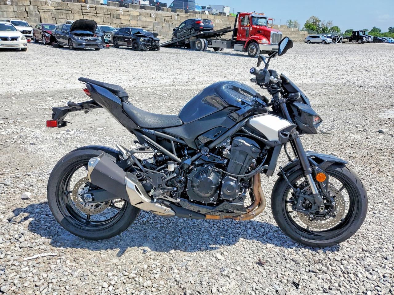 2025 Kawasaki ZR900 S