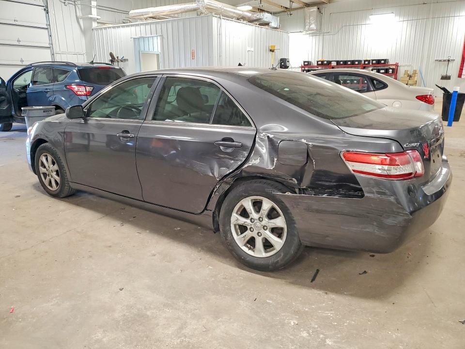 2010 Toyota Camry le