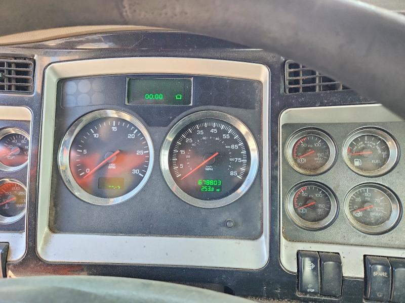 2012 Kenworth T800 Truck Cab AND Chassis