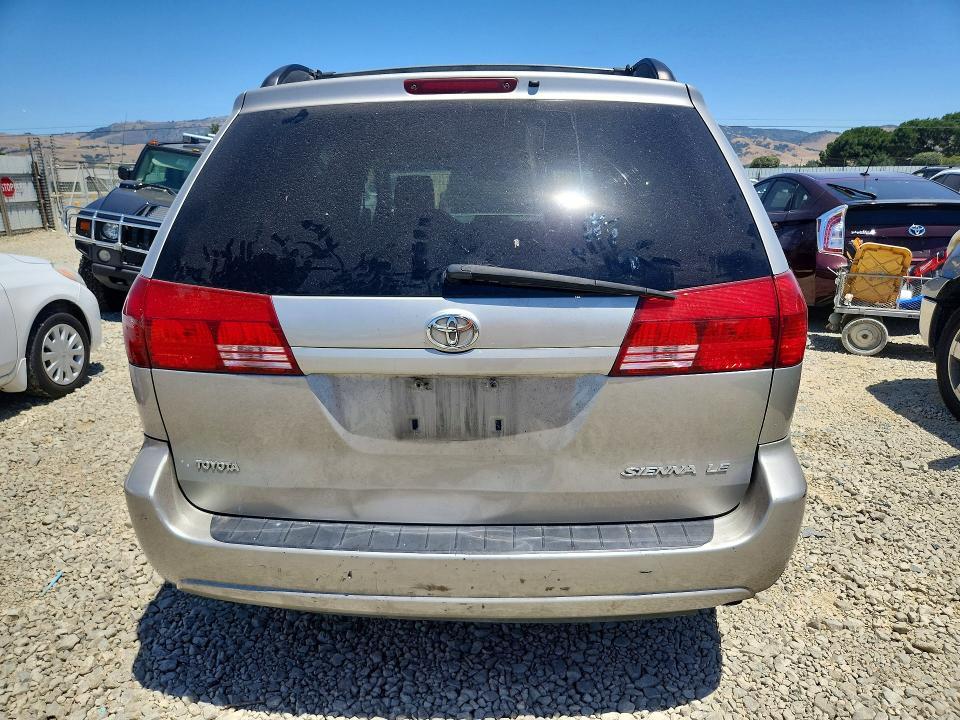 2005 Toyota Sienna le 8 Passenger