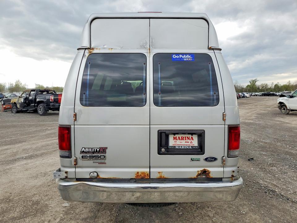 2010 Ford Econoline E350 Super Duty Wagon