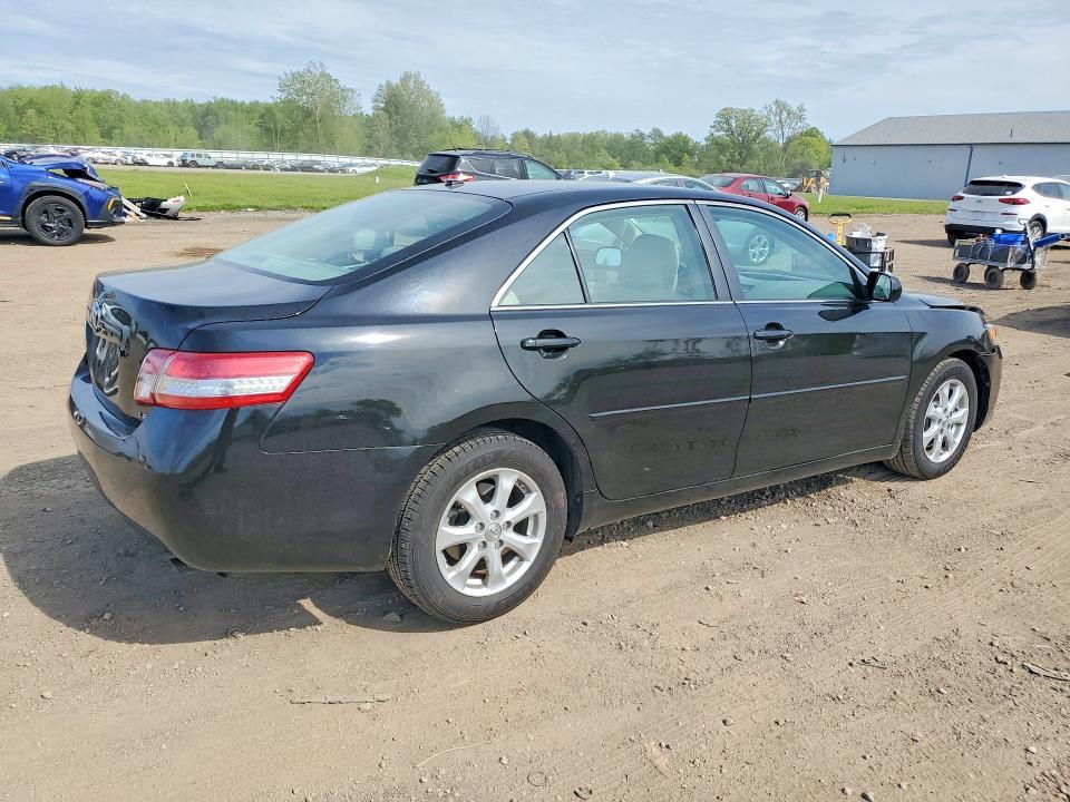 2010 Toyota Camry le