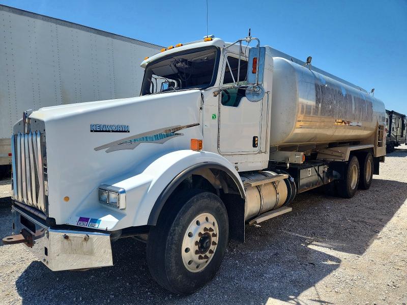 2012 Kenworth T800 Fuel / Lube Truck