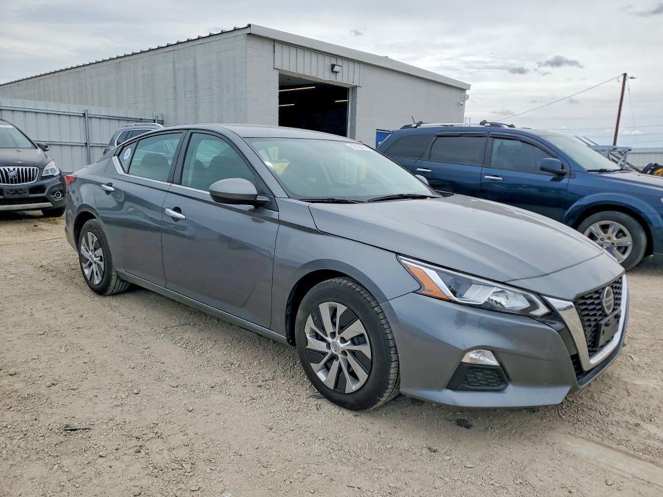 2020 Nissan Altima s