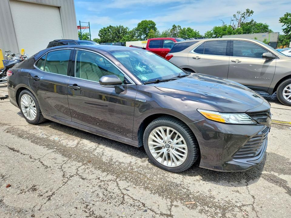 2019 Toyota Camry Hybrid xle