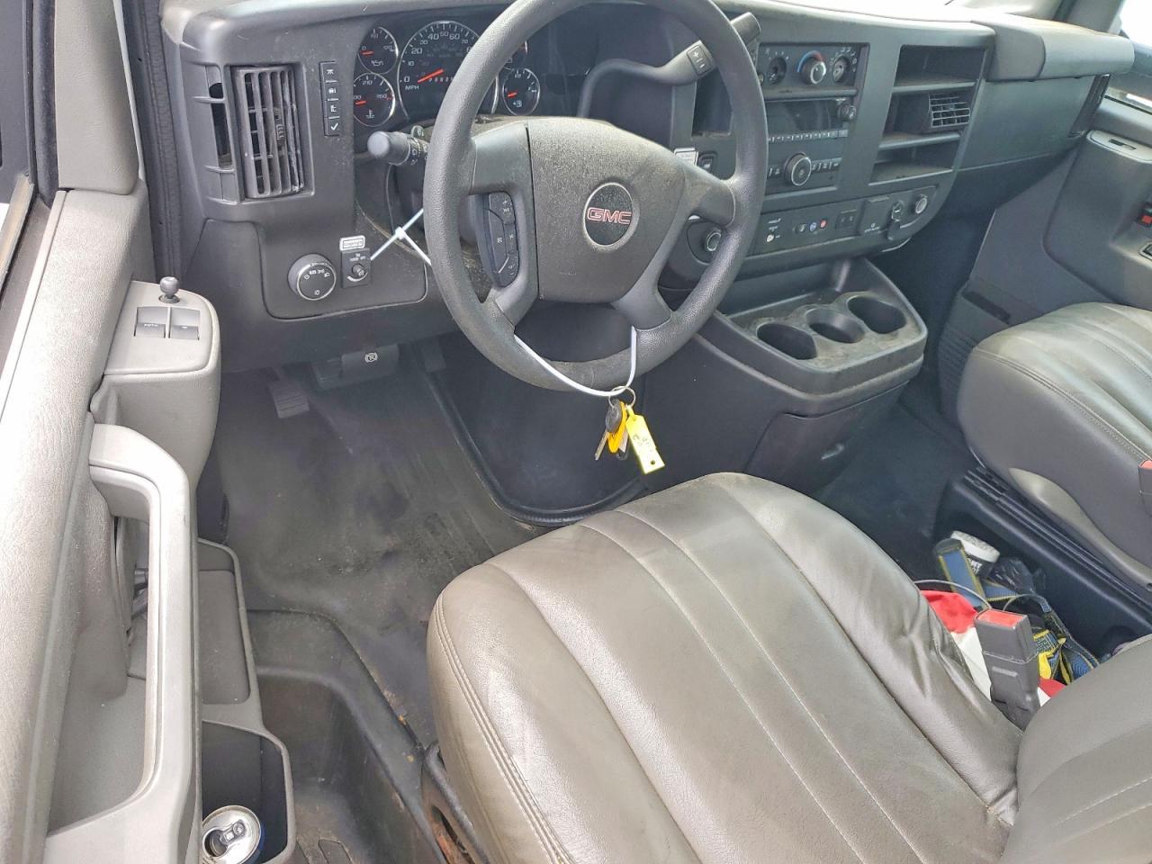 2021 GMC Savana BOX Truck