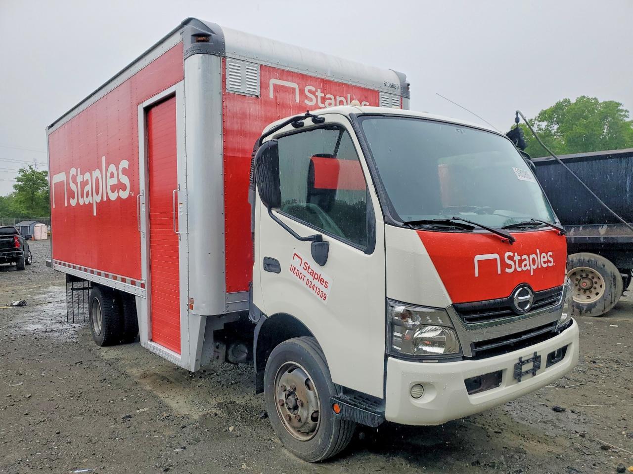 2017 Hino 195