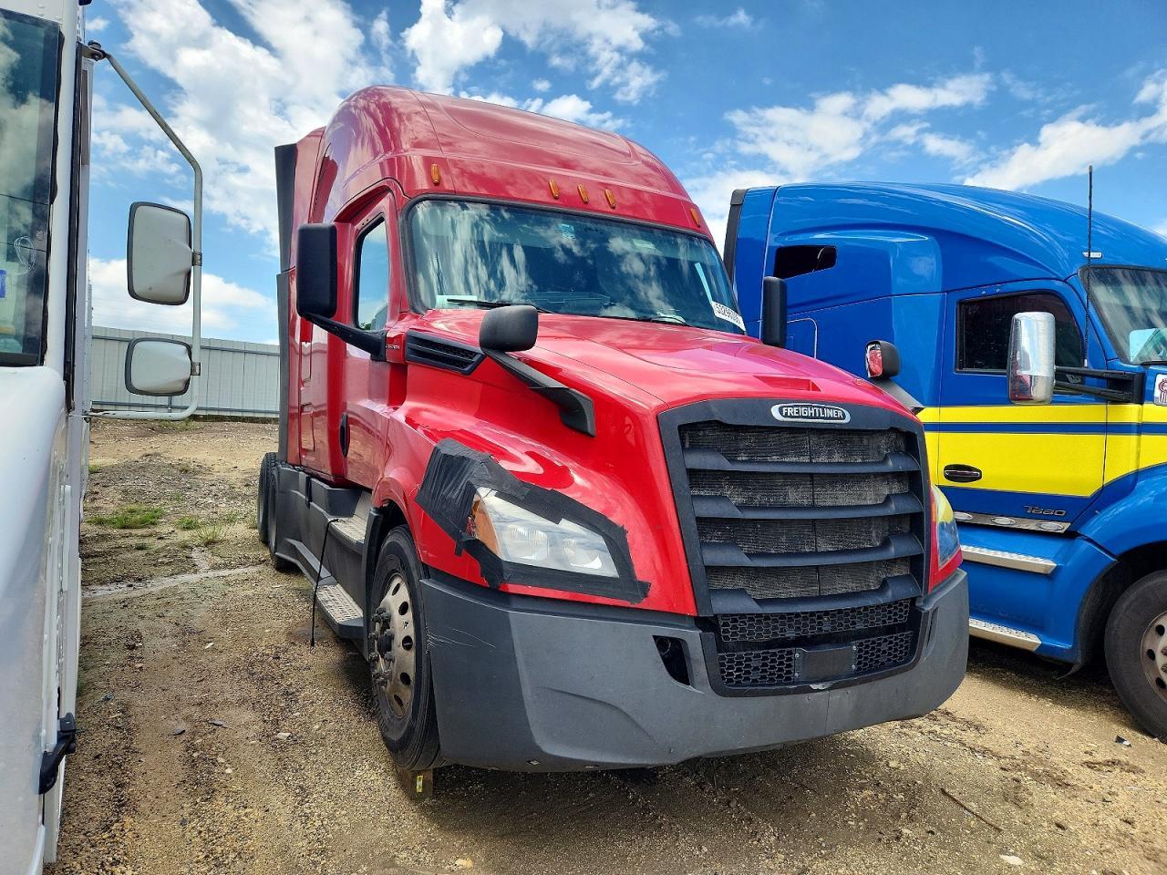2020 Freigliner Cascadia 126