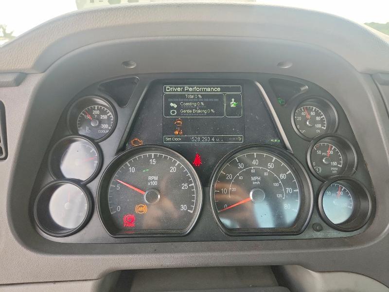 2016 Peterbilt 579 Semi Truck