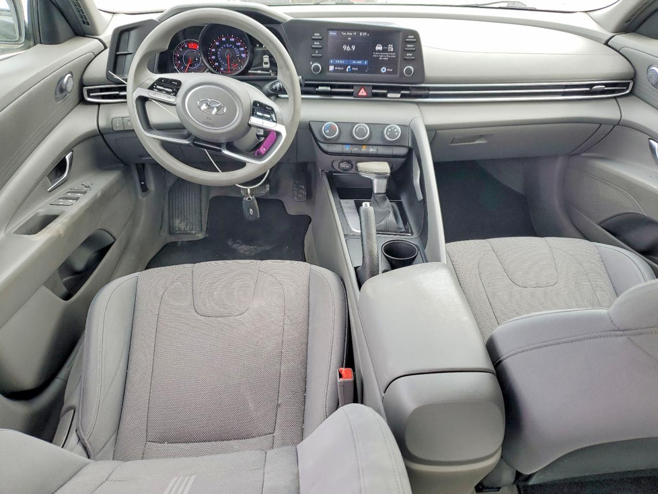 2023 Hyundai Elantra se