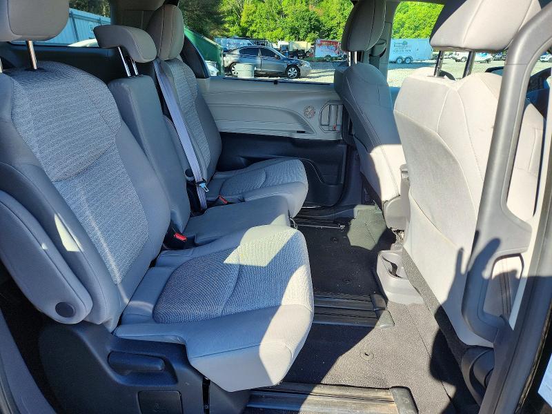 2022 Toyota Sienna le