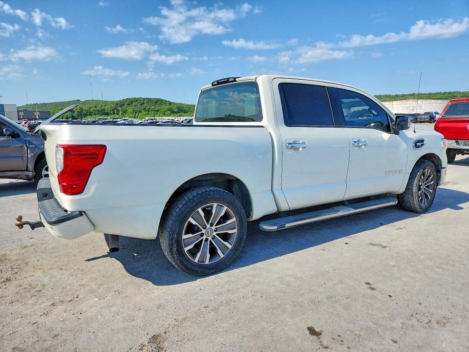 2017 Nissan Titan SL