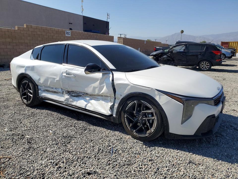 2025 KIA K4 gt Line