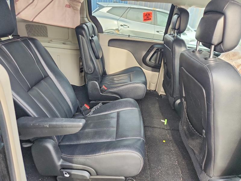 2015 Chrysler Town & Country Touring