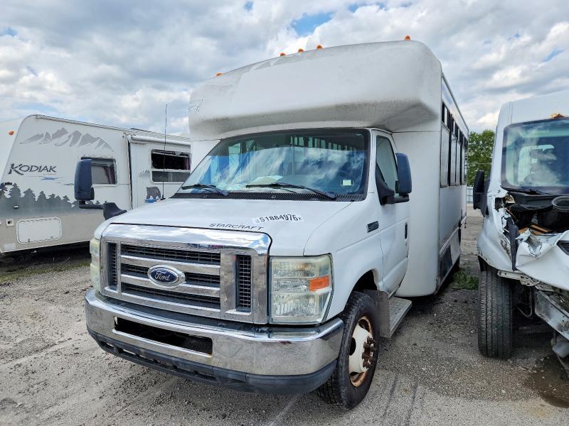 2010 Ford Econoline E450 Super Duty Cutaway Van