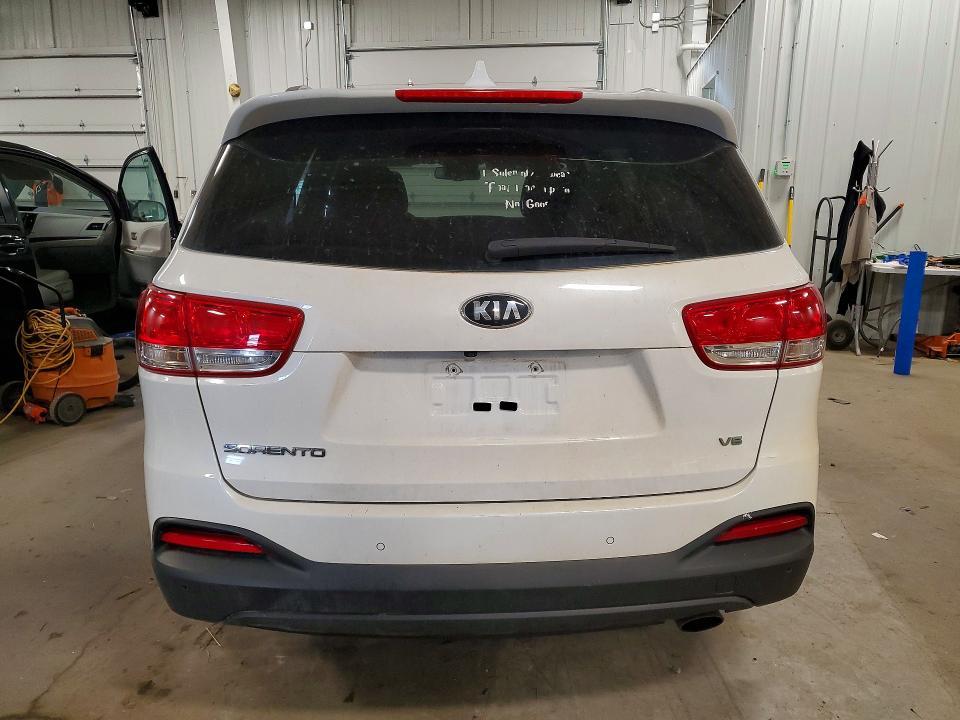 2016 KIA Sorento lx V6