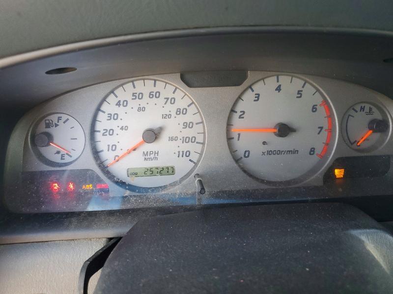 2001 Nissan Frontier XE