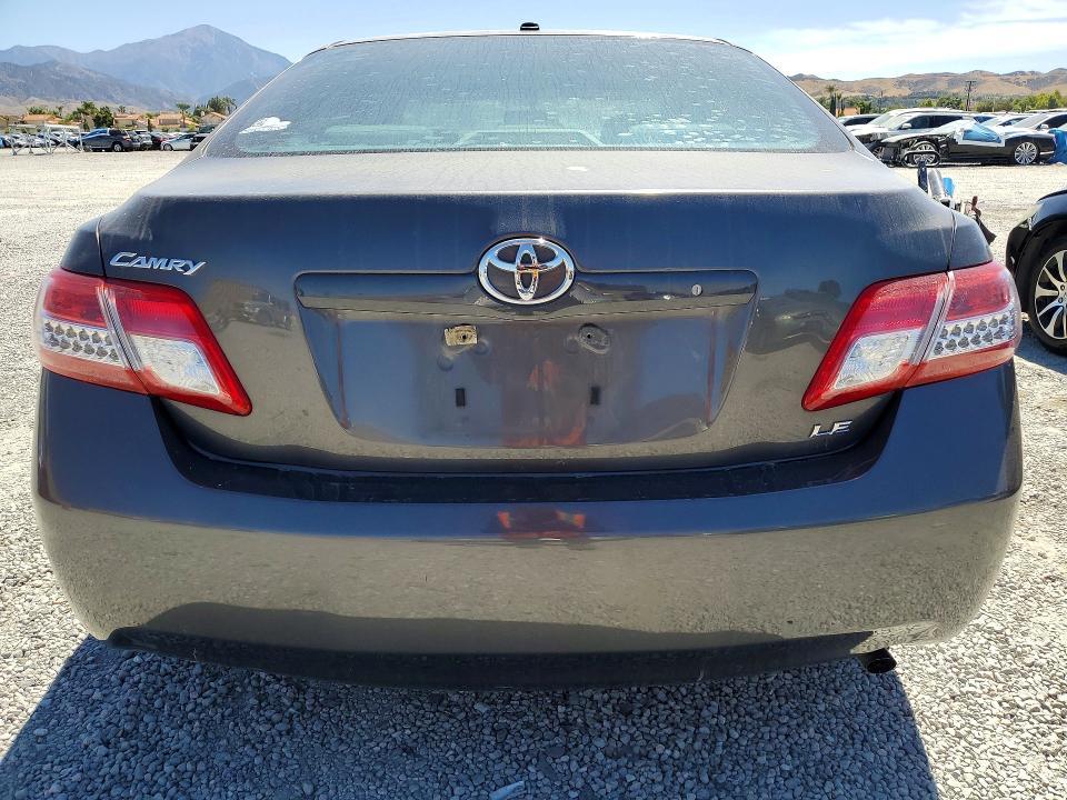 2011 Toyota Camry le