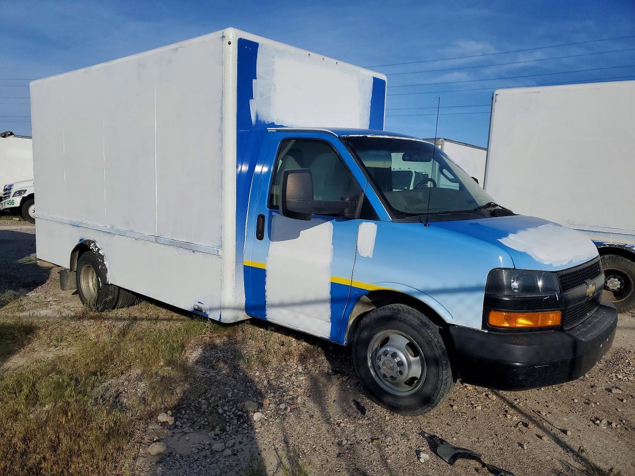 2018 Chevrolet Express BOX Truck