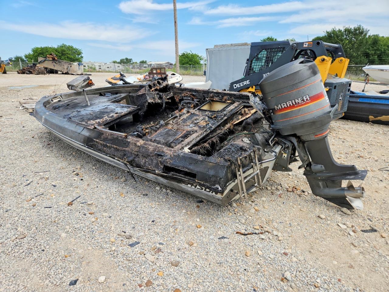 1987 Mariner Boat