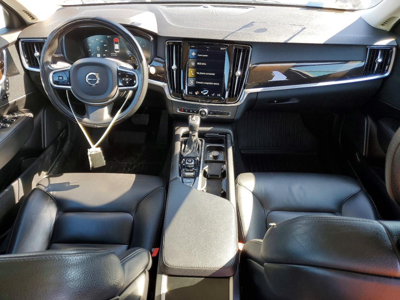 2018 Volvo S90 T5 Momentum