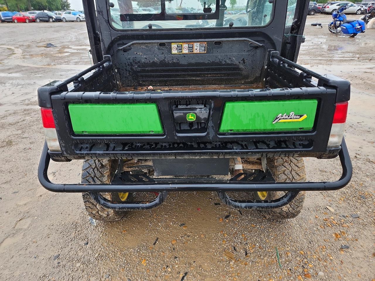 2024 John Deere XUV835R Utility Vehicle