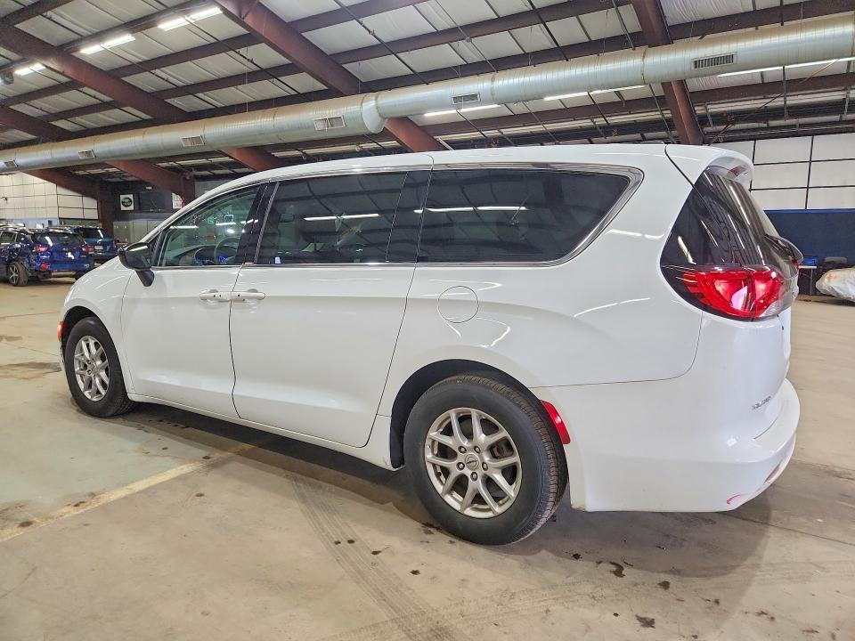 2024 Chrysler Voyager lx