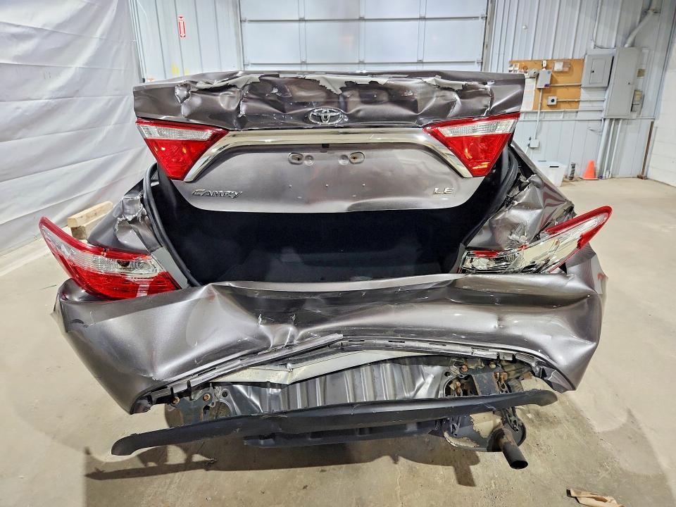 2016 Toyota Camry le