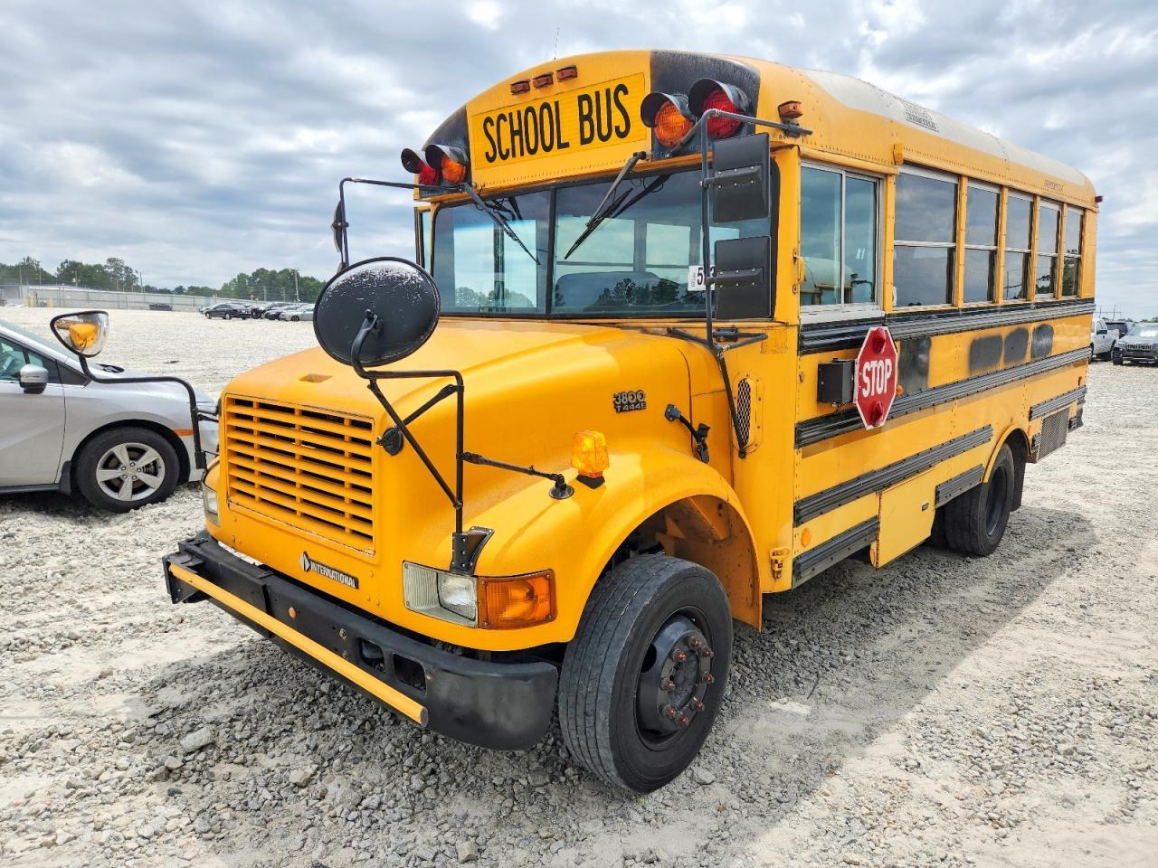 2001 International 3000 3800