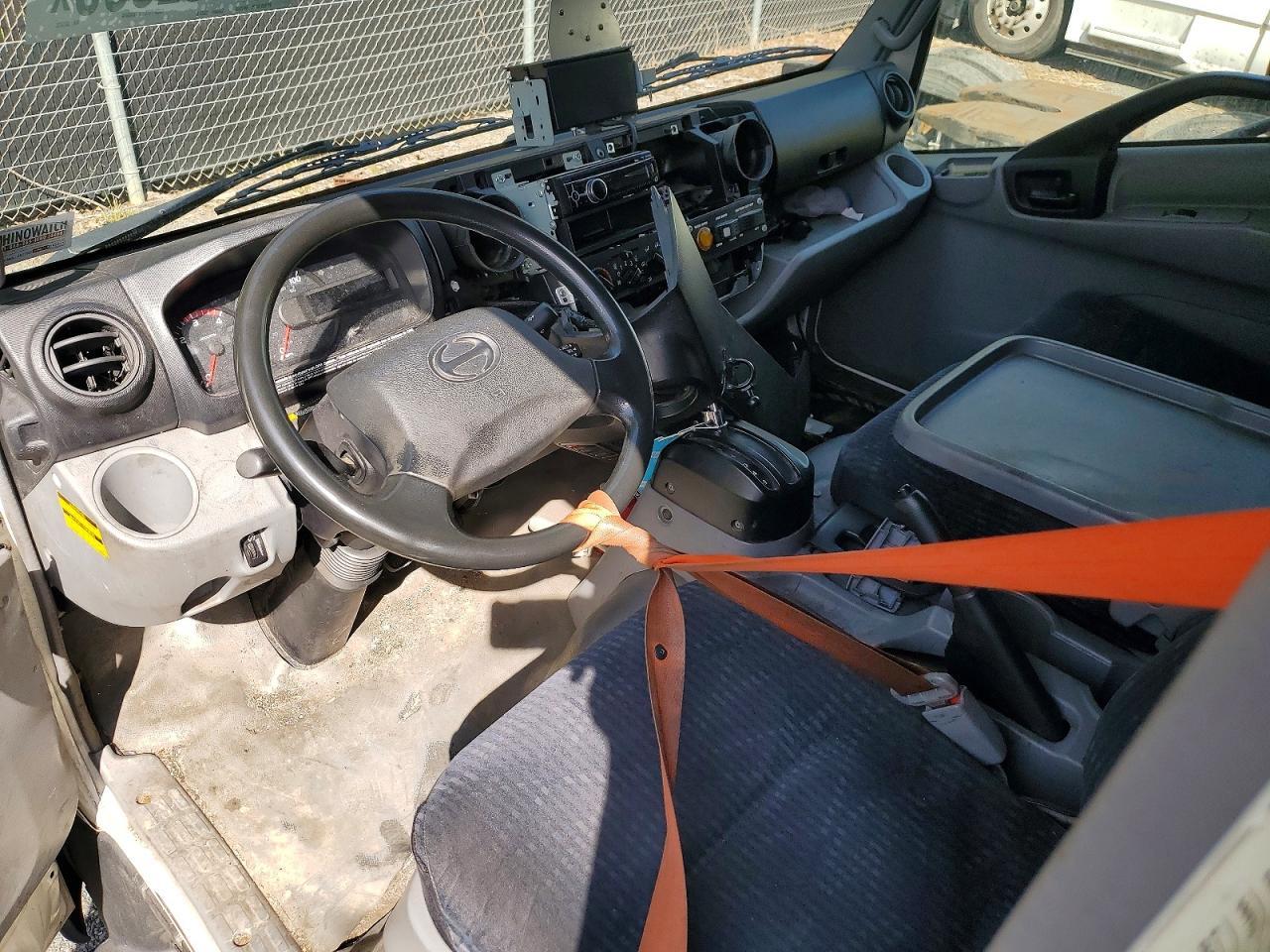 2017 Hino 195