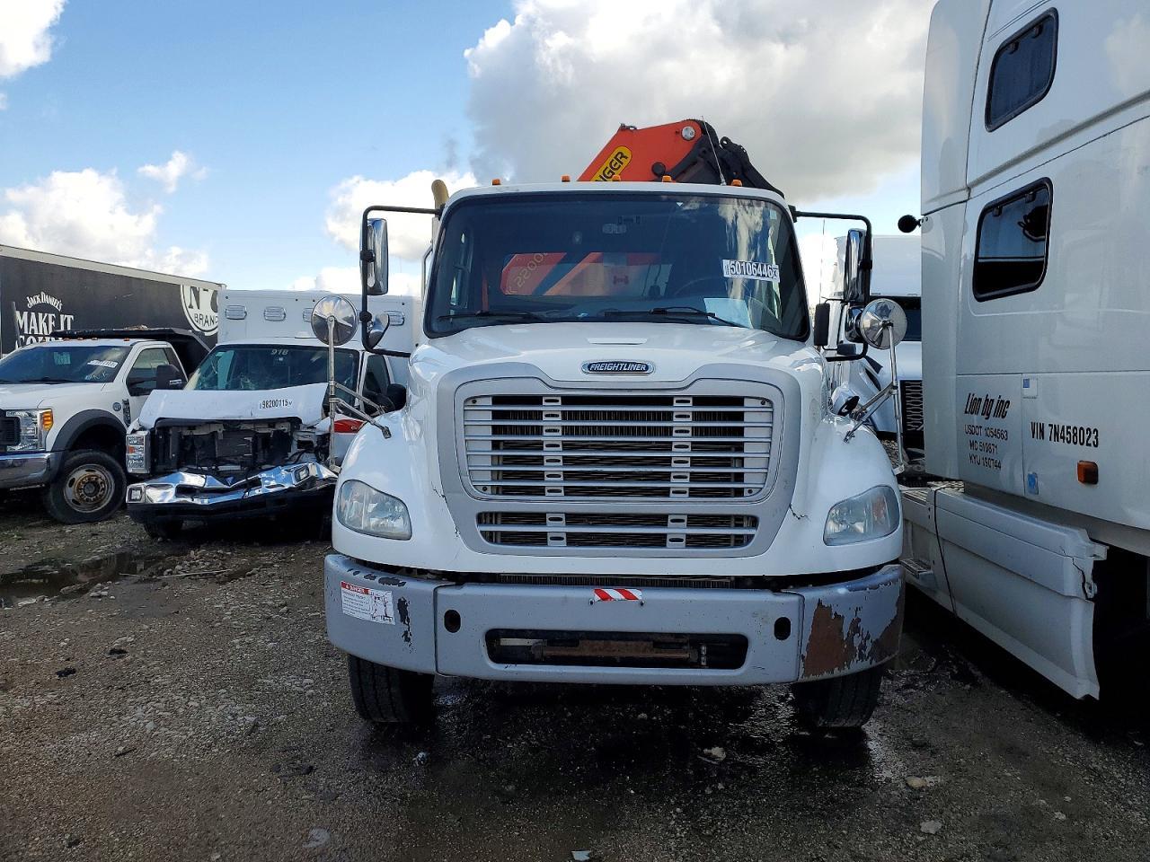 2018 Freigliner 2018 Freightliner Business Class M2 Crane Truck