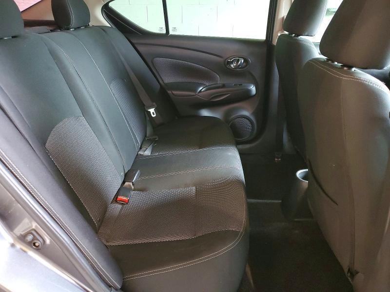 2018 Nissan Versa sv