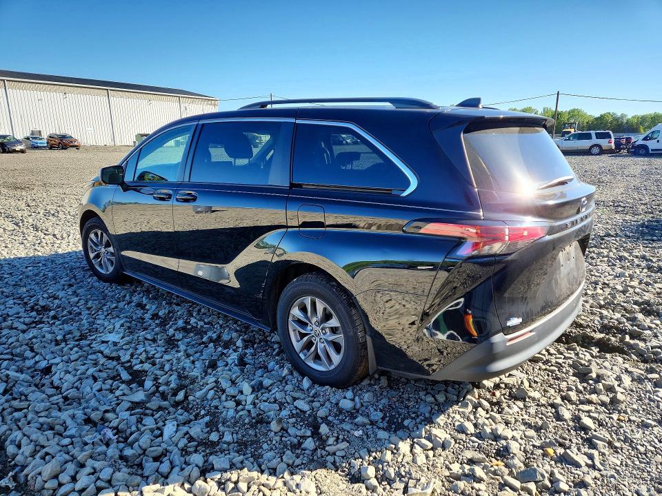 2022 Toyota Sienna le