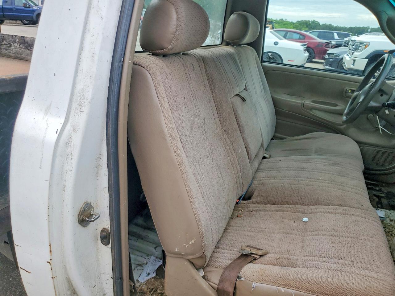 2001 Toyota Tundra Base