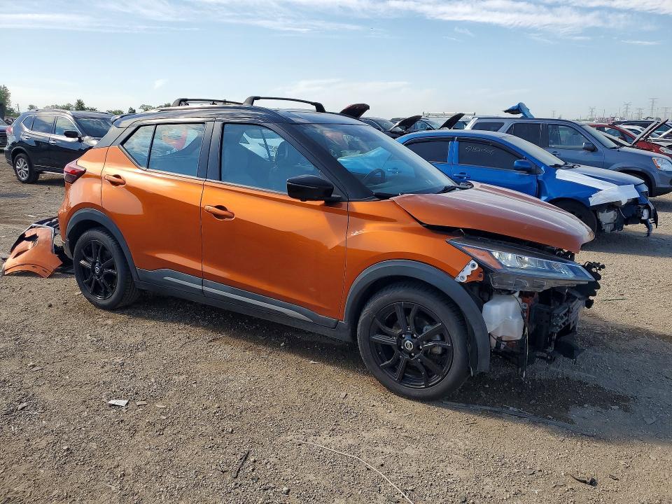 2021 Nissan Kicks sr
