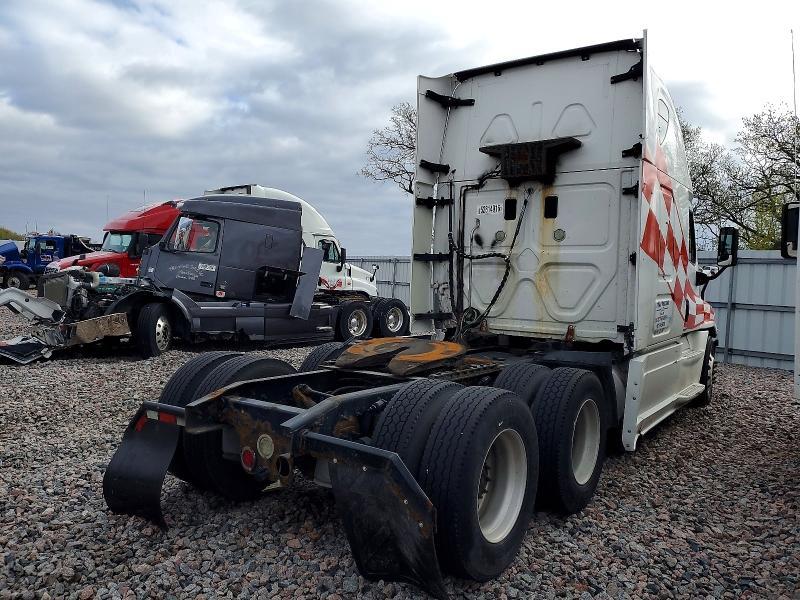 2016 Freightliner Cascadia 125 Semi Truck