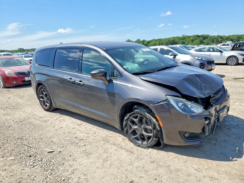 2018 Chrysler Pacifica Touring Plus