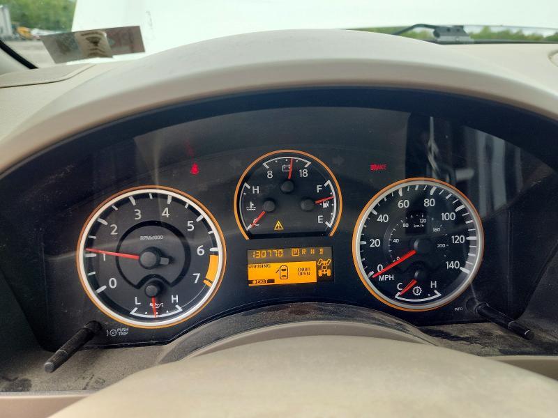 2010 Nissan Titan se