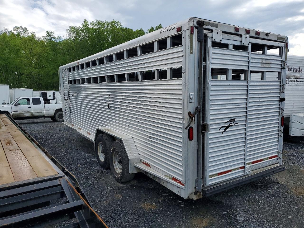 2000 Exxiss Trailer