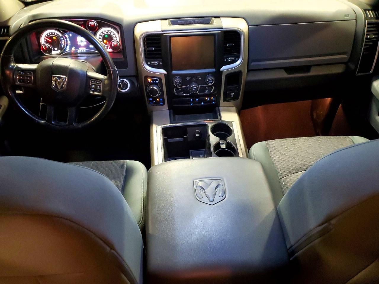 2015 Dodge RAM 1500 SLT
