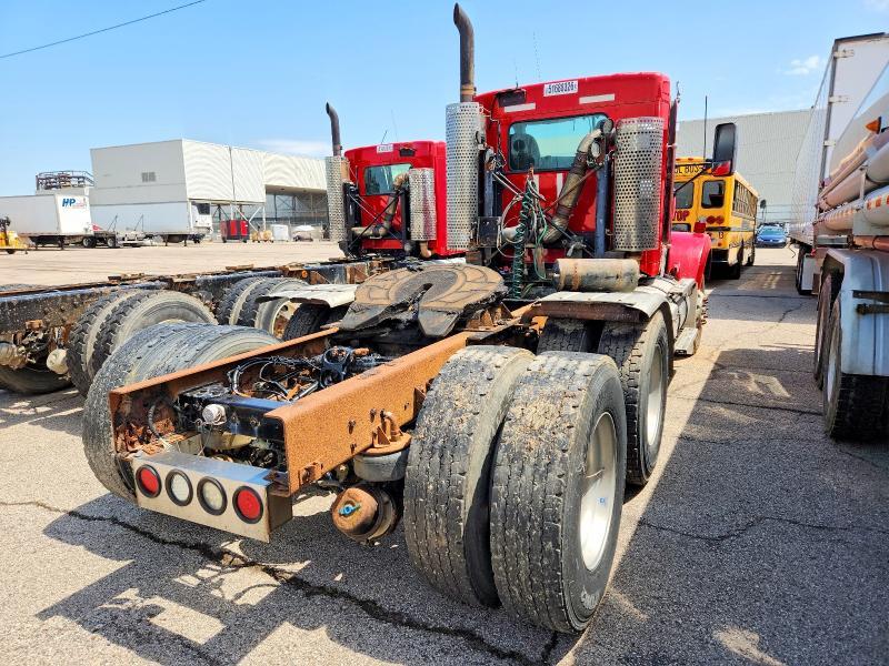2013 Kenworth T880 Semi Truck