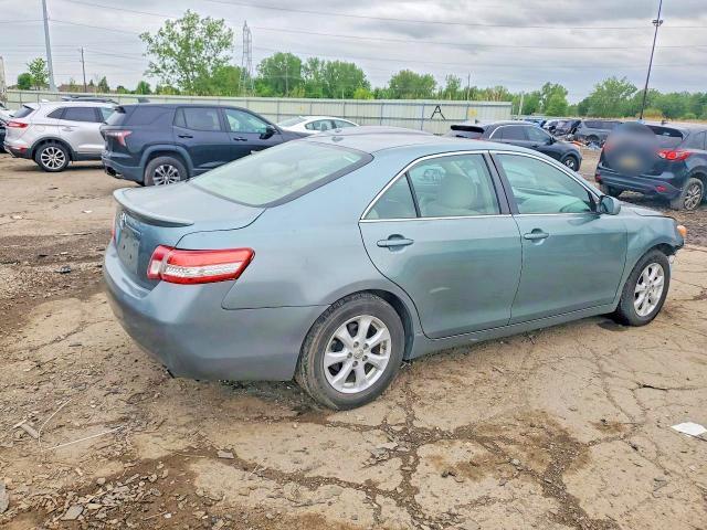 2011 Toyota Camry le