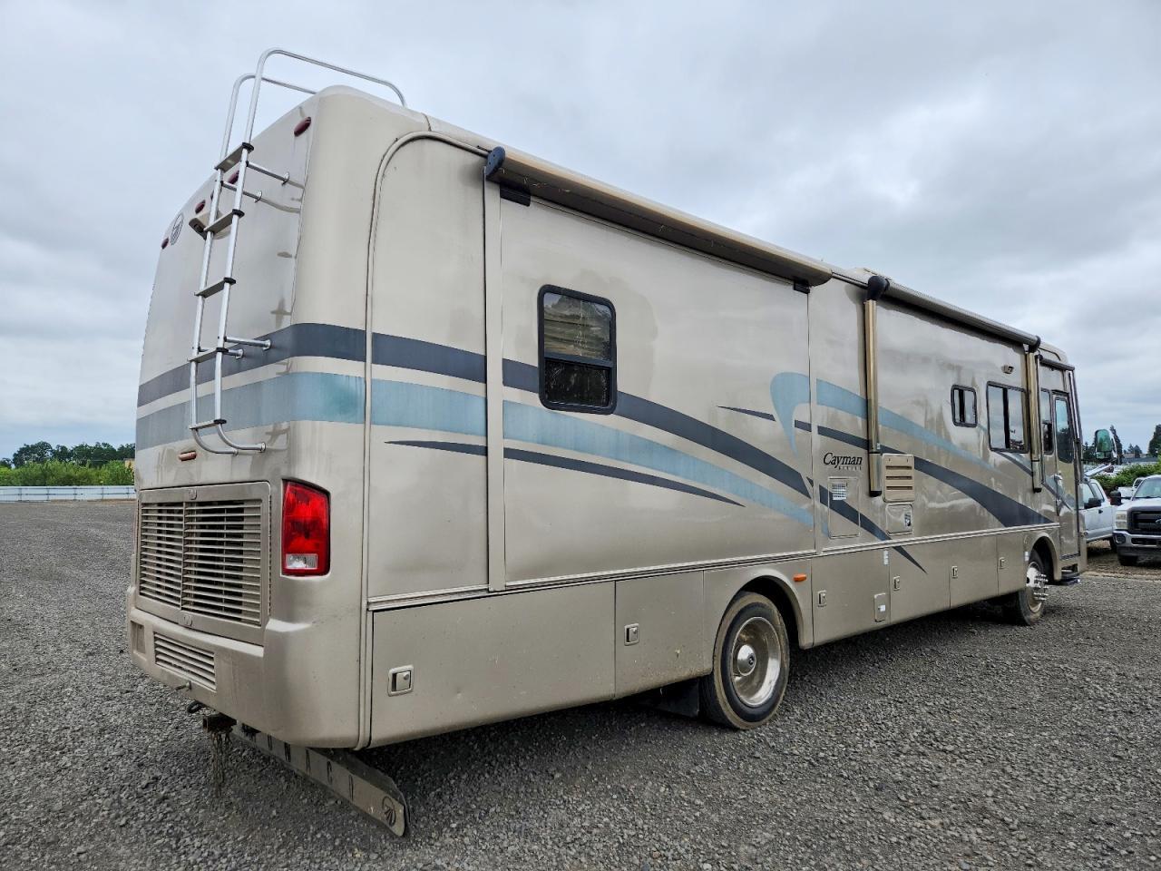 2006 Monaco Coa CH Cayman RV