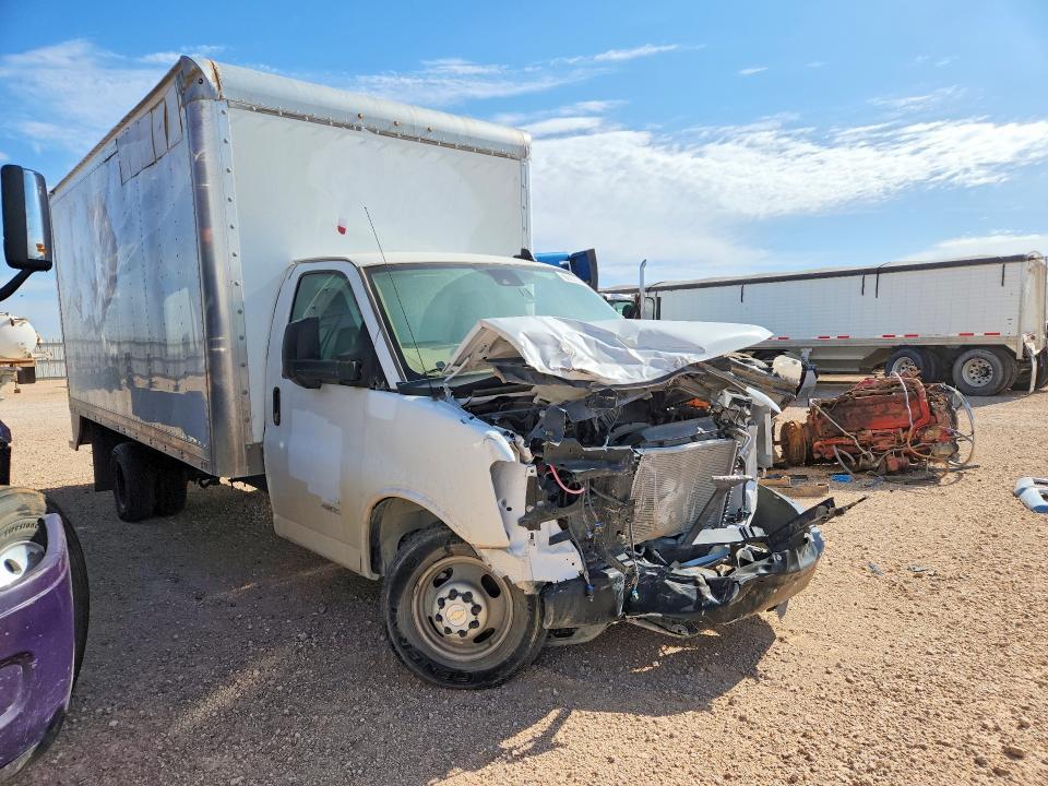 2024 Chevrolet Express G4500 BOX Truck